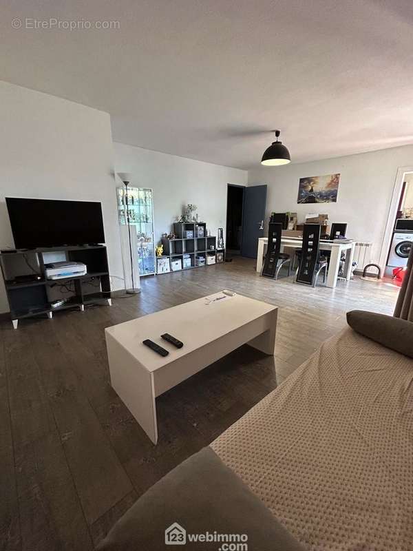 salon 1 - Appartement à MONTPELLIER