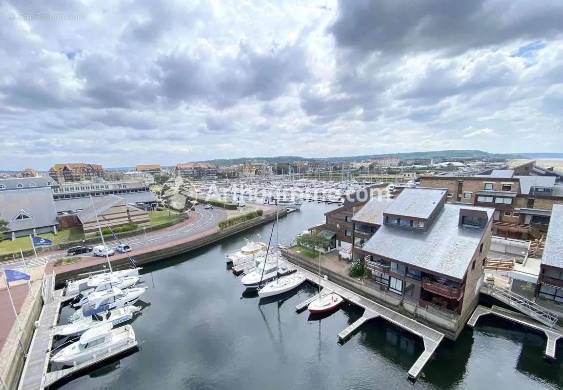 Appartement à DEAUVILLE