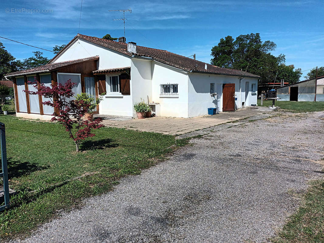 Maison à AIGUILLON