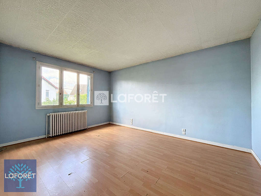 Appartement à VIGNEUX-SUR-SEINE