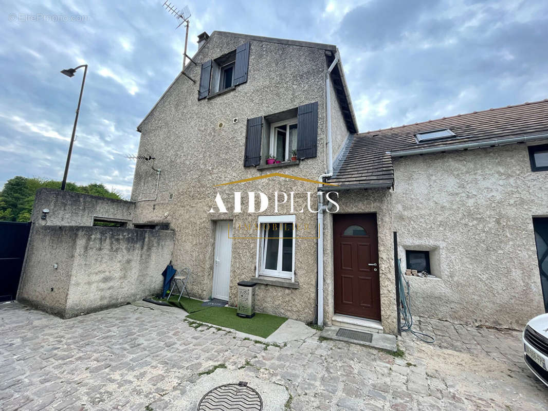 Appartement à MERY-SUR-OISE