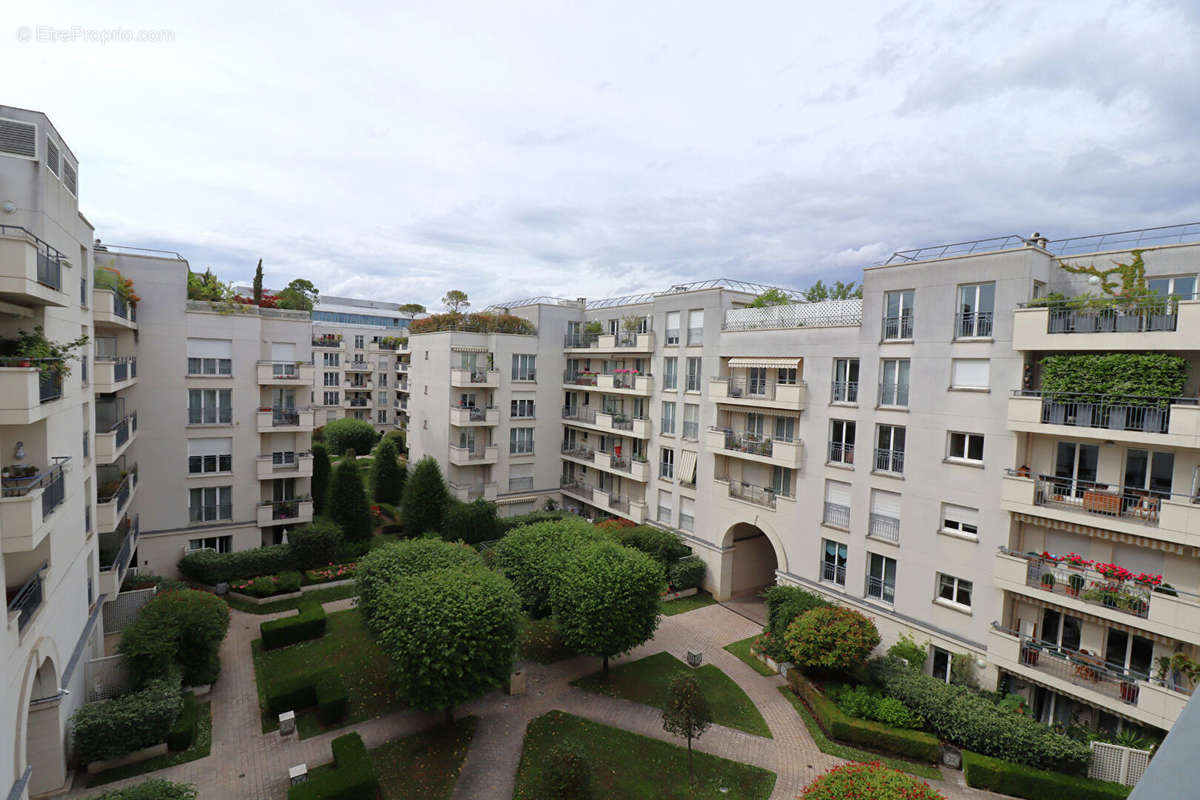 Appartement à ISSY-LES-MOULINEAUX