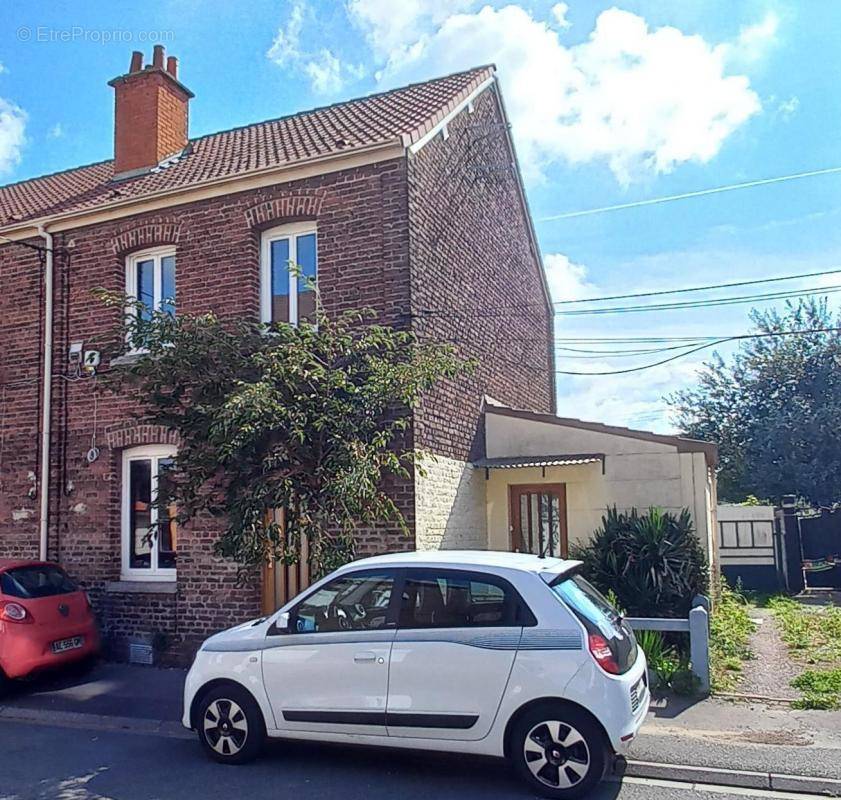 Maison à MONCHECOURT