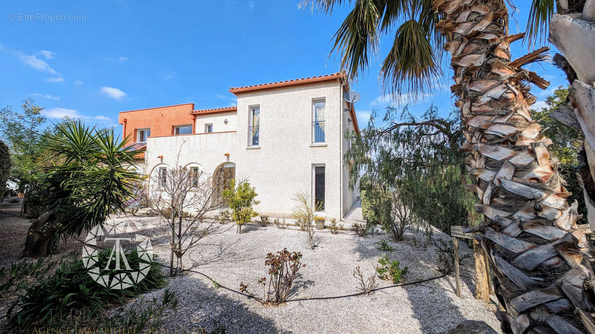 Maison à VILLELONGUE-DELS-MONTS