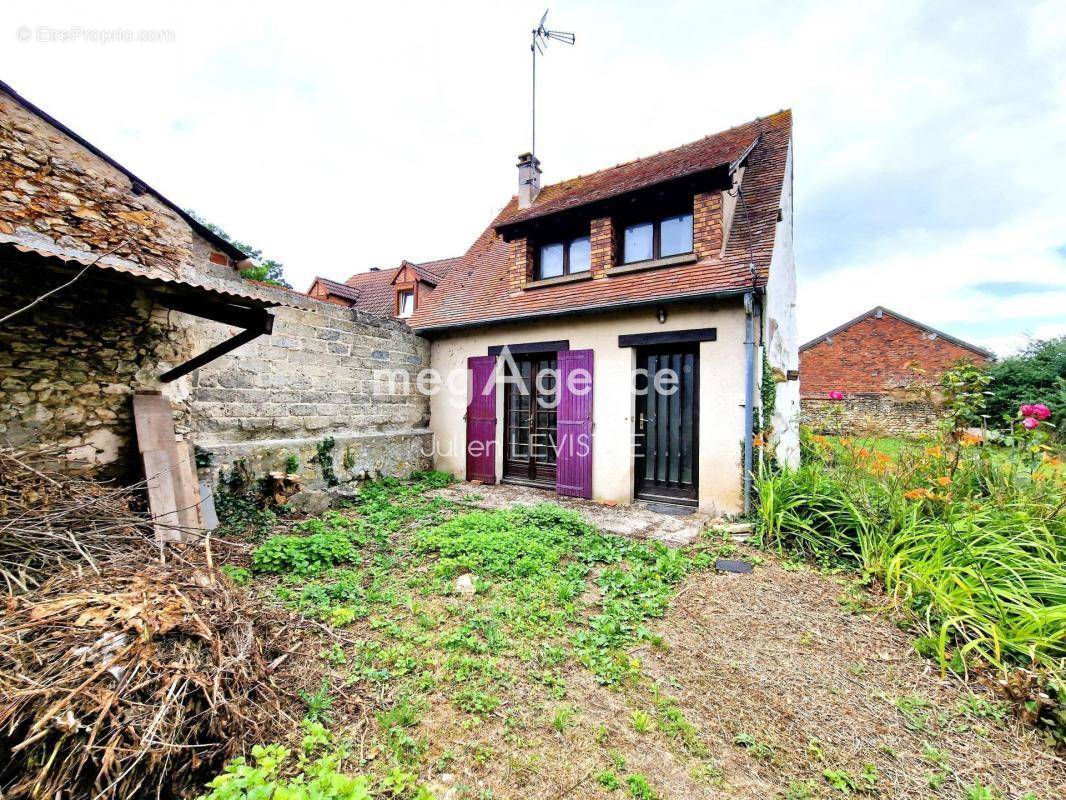 Maison à AUNEAU