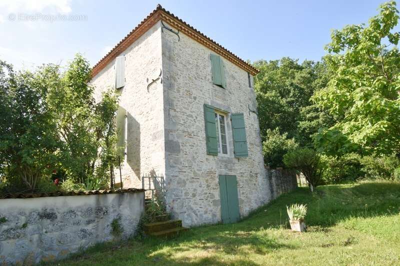 Maison à AIGUILLON