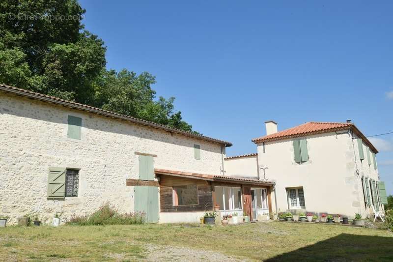 Maison à AIGUILLON