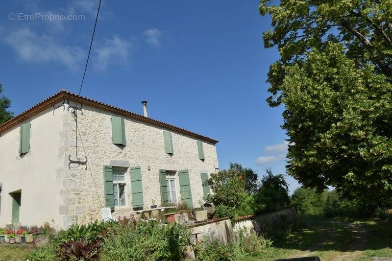 Maison à AIGUILLON