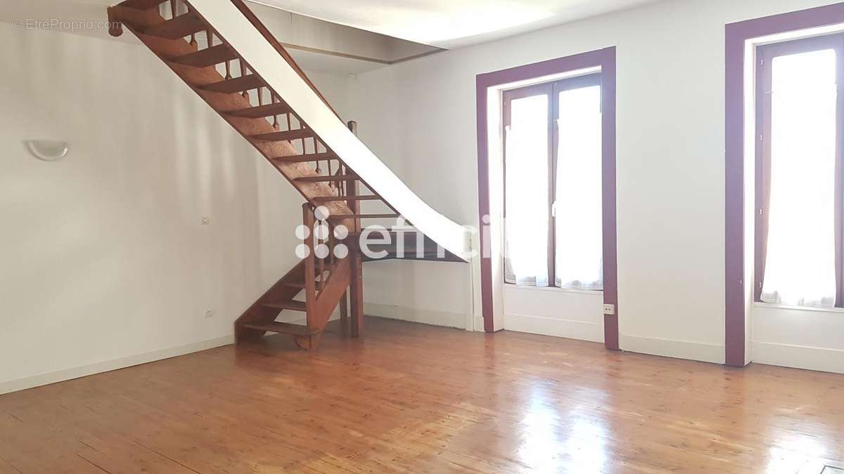 Appartement à SAINT-ETIENNE