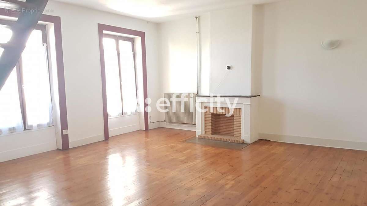 Appartement à SAINT-ETIENNE