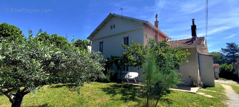 Maison à CHATEAU-ARNOUX-SAINT-AUBAN