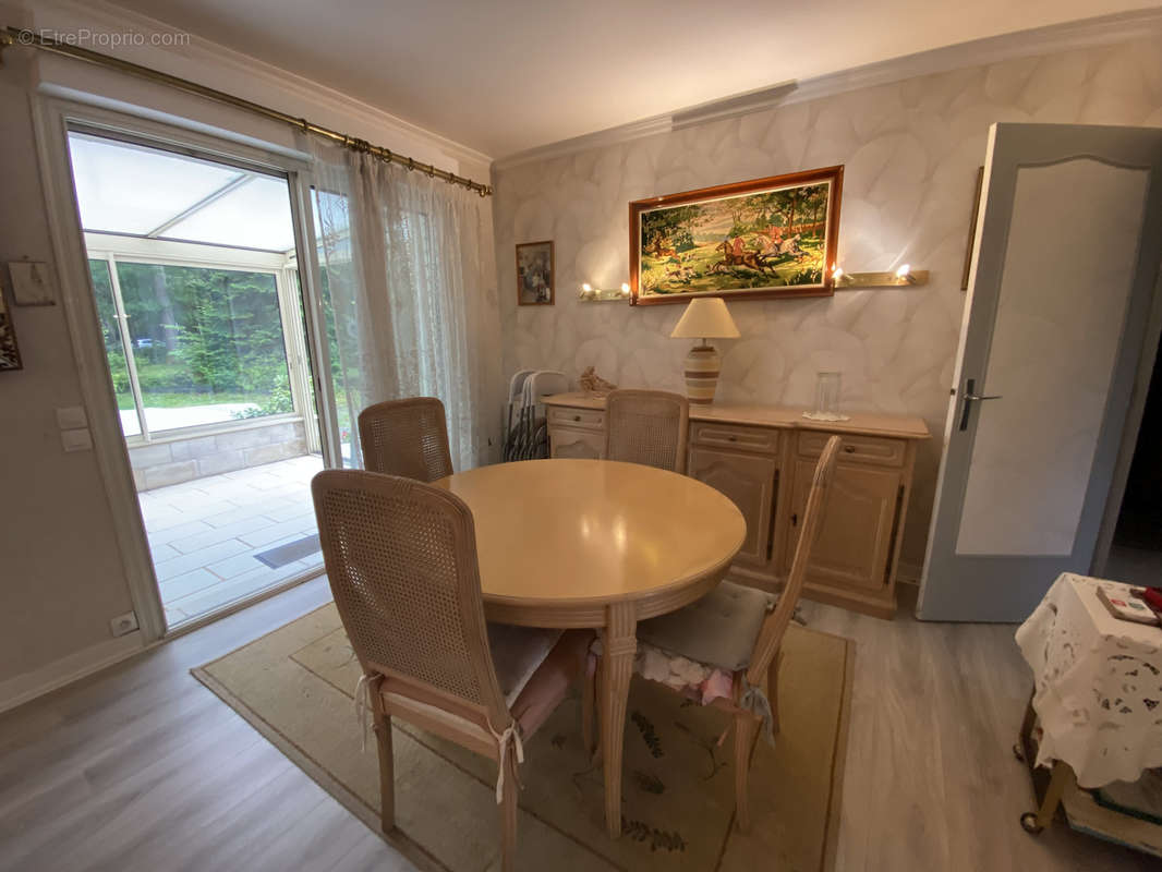 Appartement à LAMORLAYE