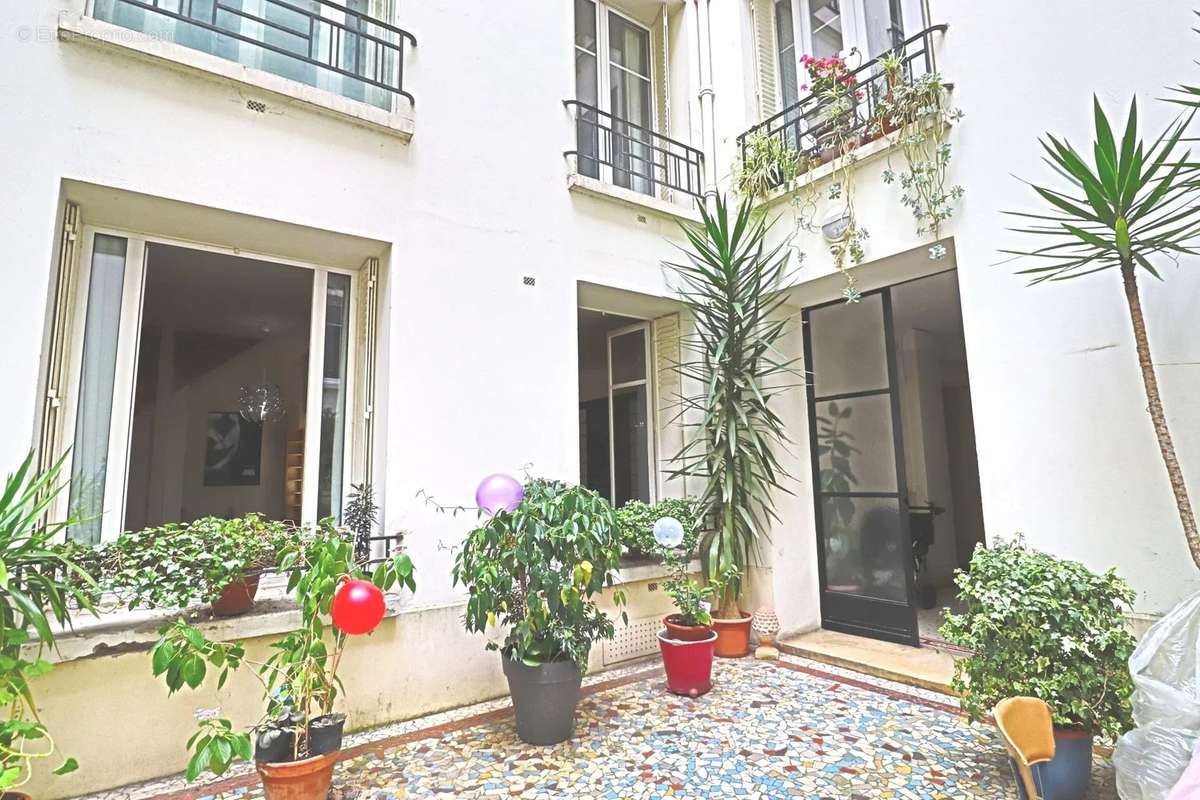 Appartement à PARIS-15E