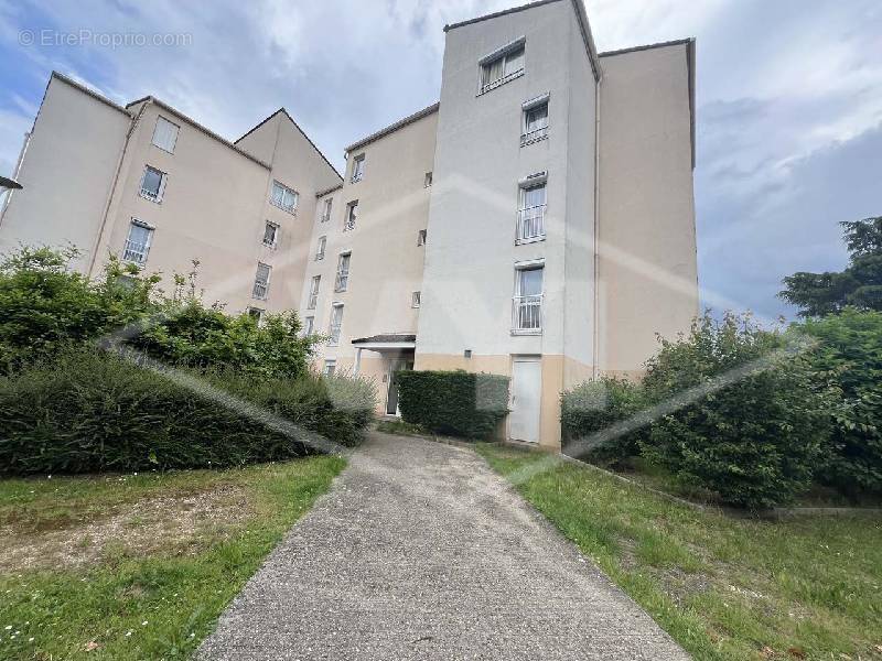 Appartement à COMBS-LA-VILLE