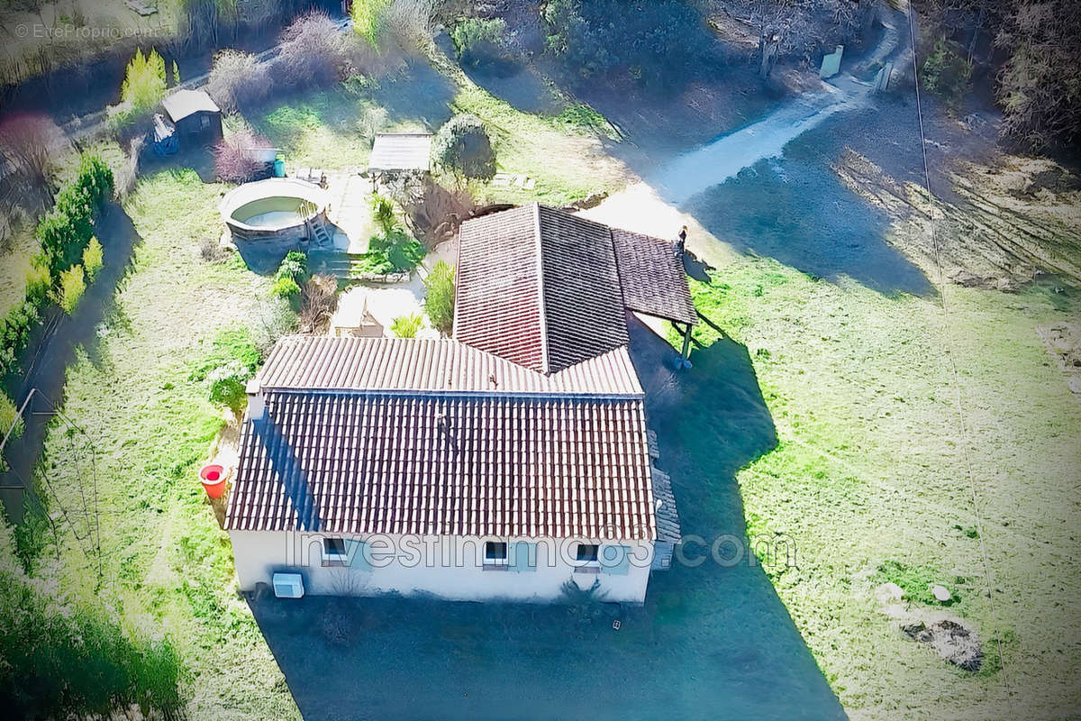 Maison à JOUQUES