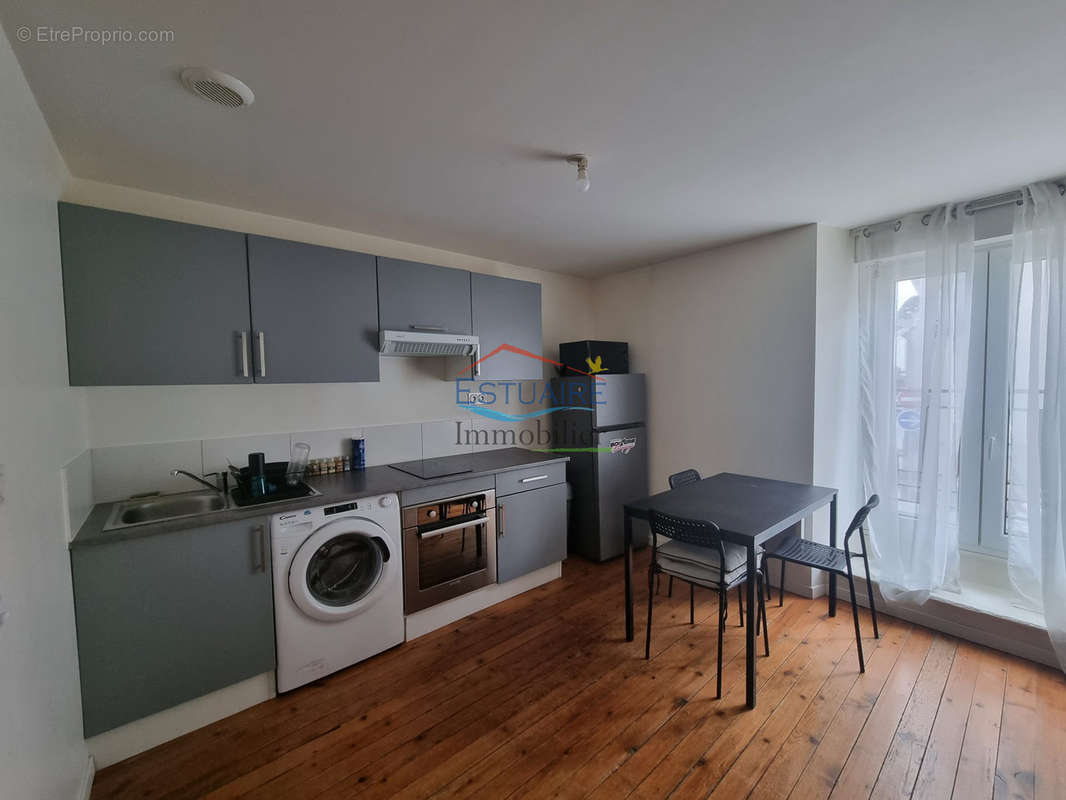 Appartement à SAINT-ETIENNE-DE-MONTLUC