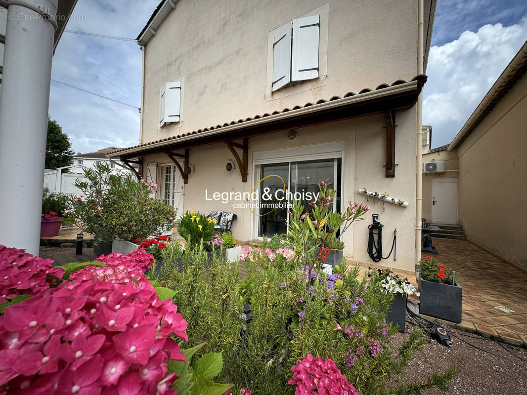 Maison à SAINTE-LIVRADE-SUR-LOT