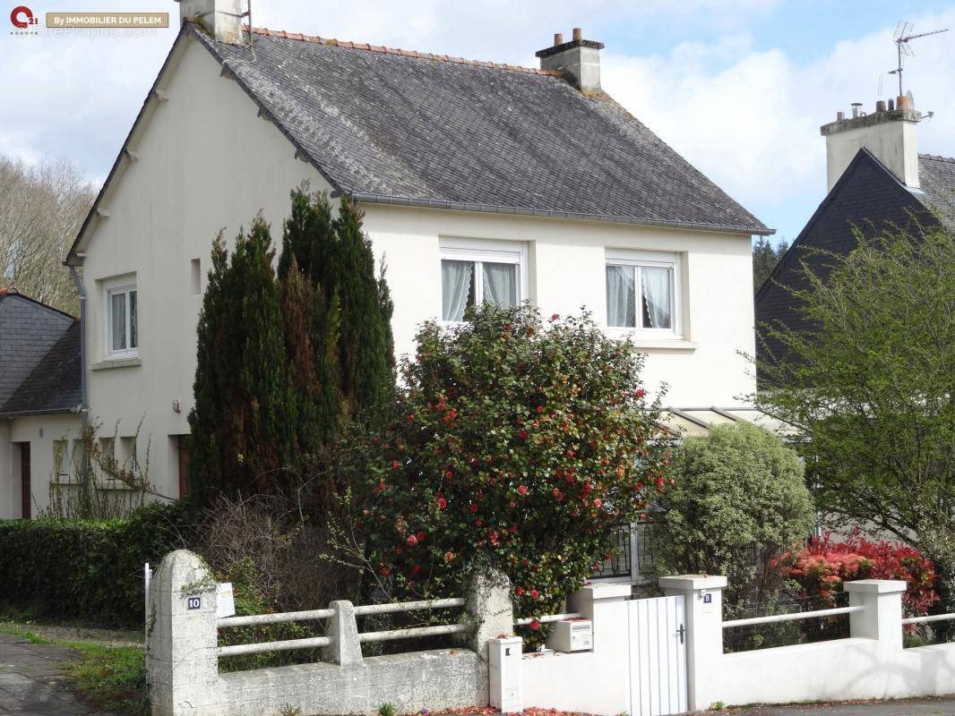 Maison à SAINT-NICOLAS-DU-PELEM