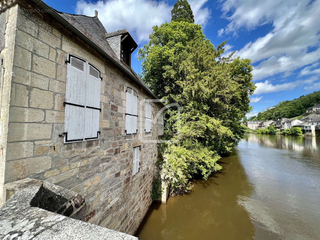 Maison à TERRASSON-LAVILLEDIEU