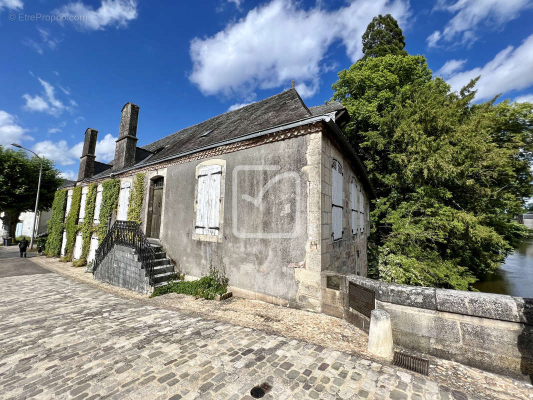 Maison à TERRASSON-LAVILLEDIEU