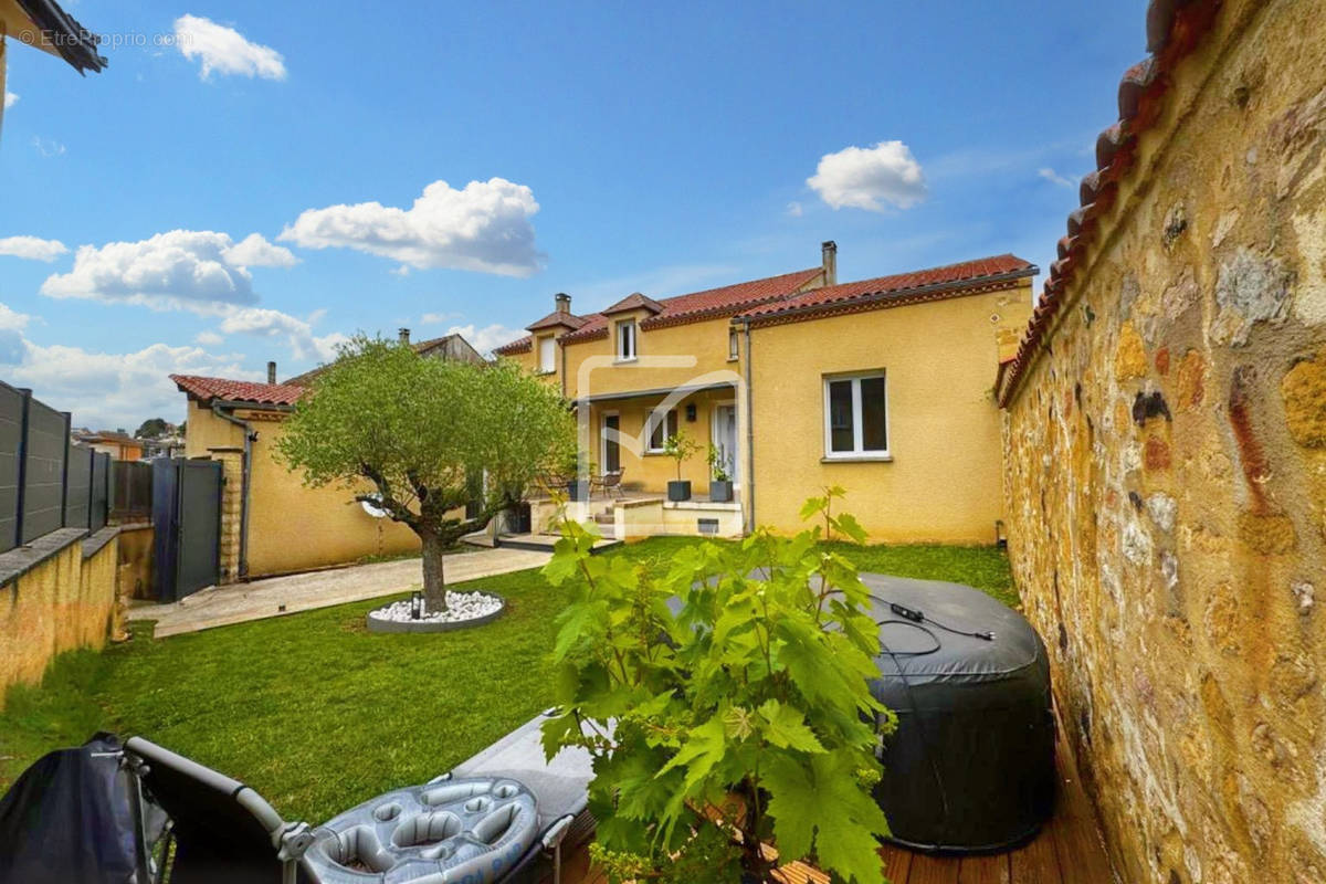 Maison à GOURDON