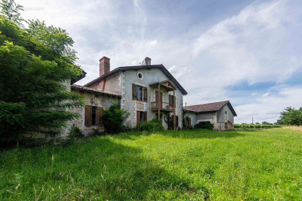 Maison à GENSAC