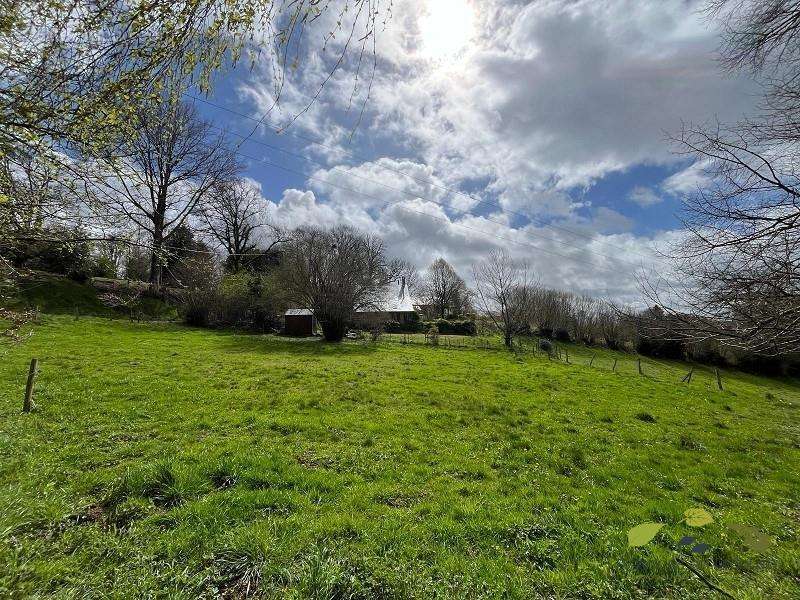 Terrain à LA CROISILLE-SUR-BRIANCE