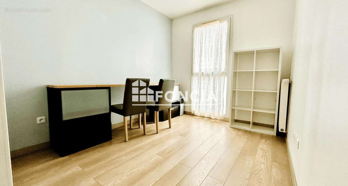 Appartement à FRESNES