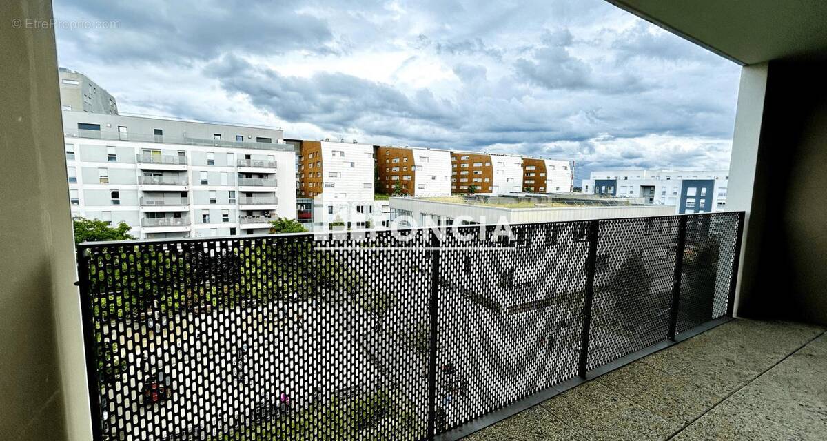 Appartement à FRESNES