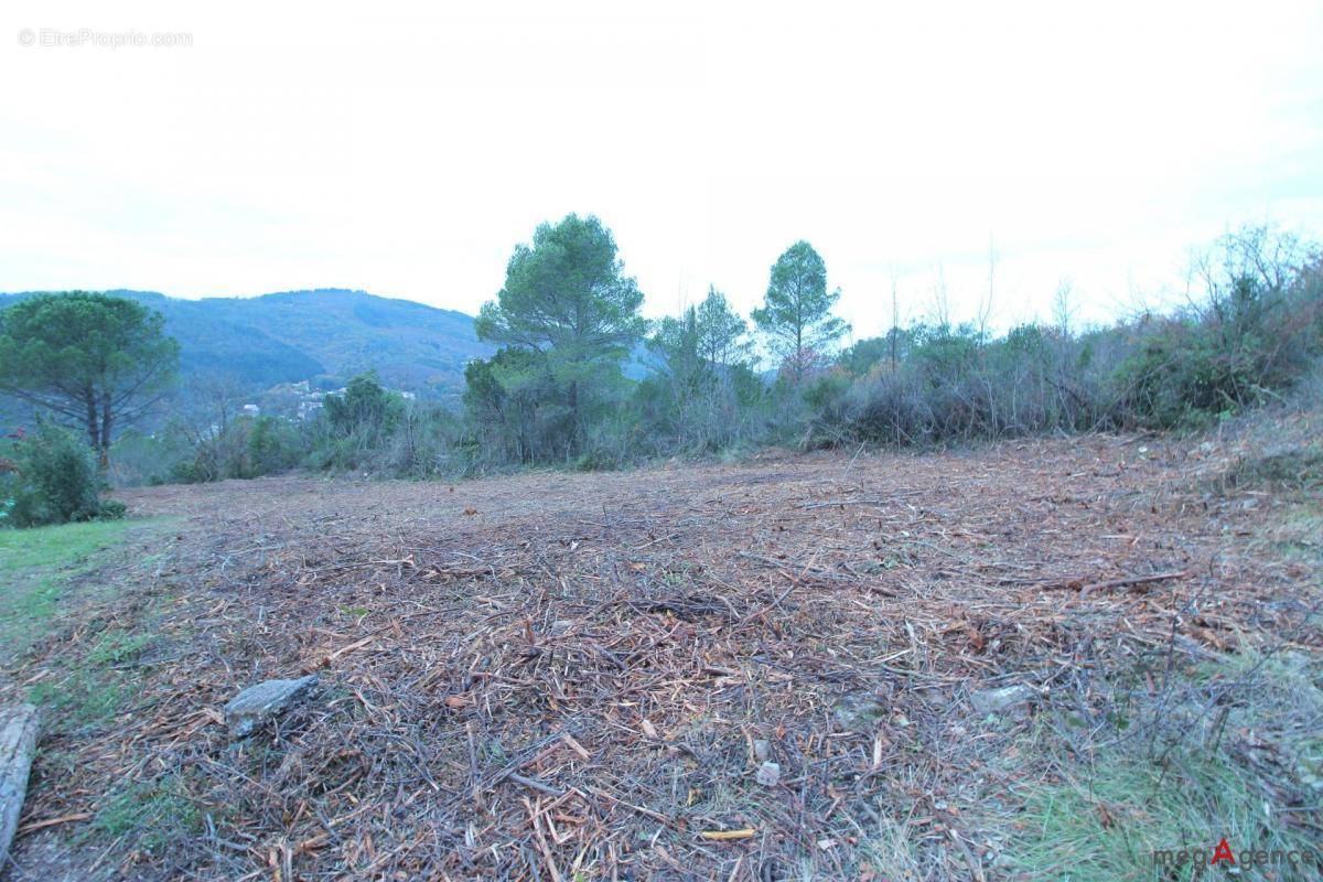 Terrain à LAMALOU-LES-BAINS