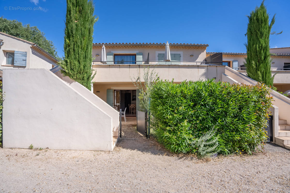 Appartement à BONNIEUX