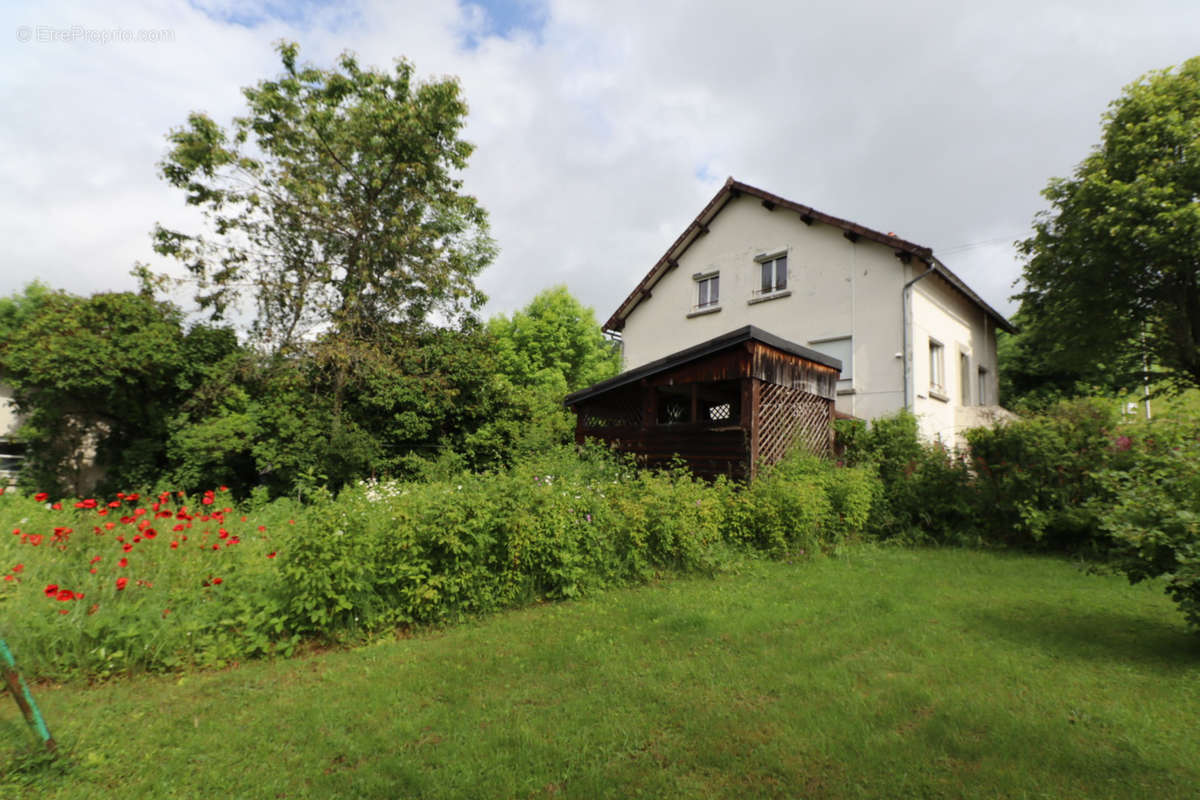 Maison à MURAT-LE-QUAIRE