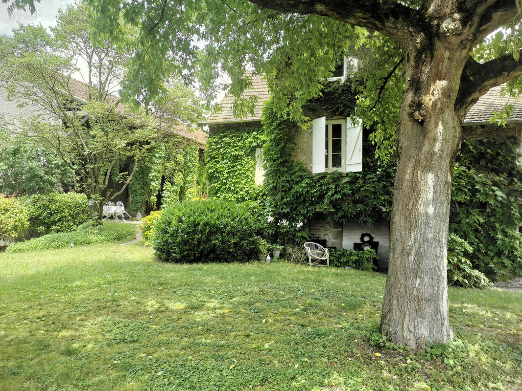 Maison à BOUVESSE-QUIRIEU