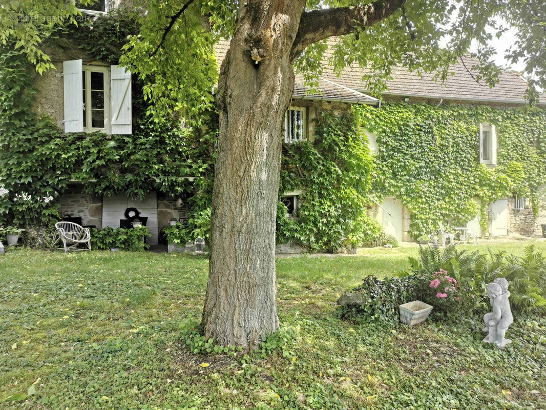 Maison à BOUVESSE-QUIRIEU