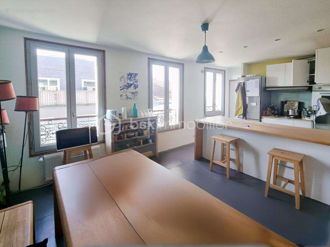 Appartement à PARIS-19E