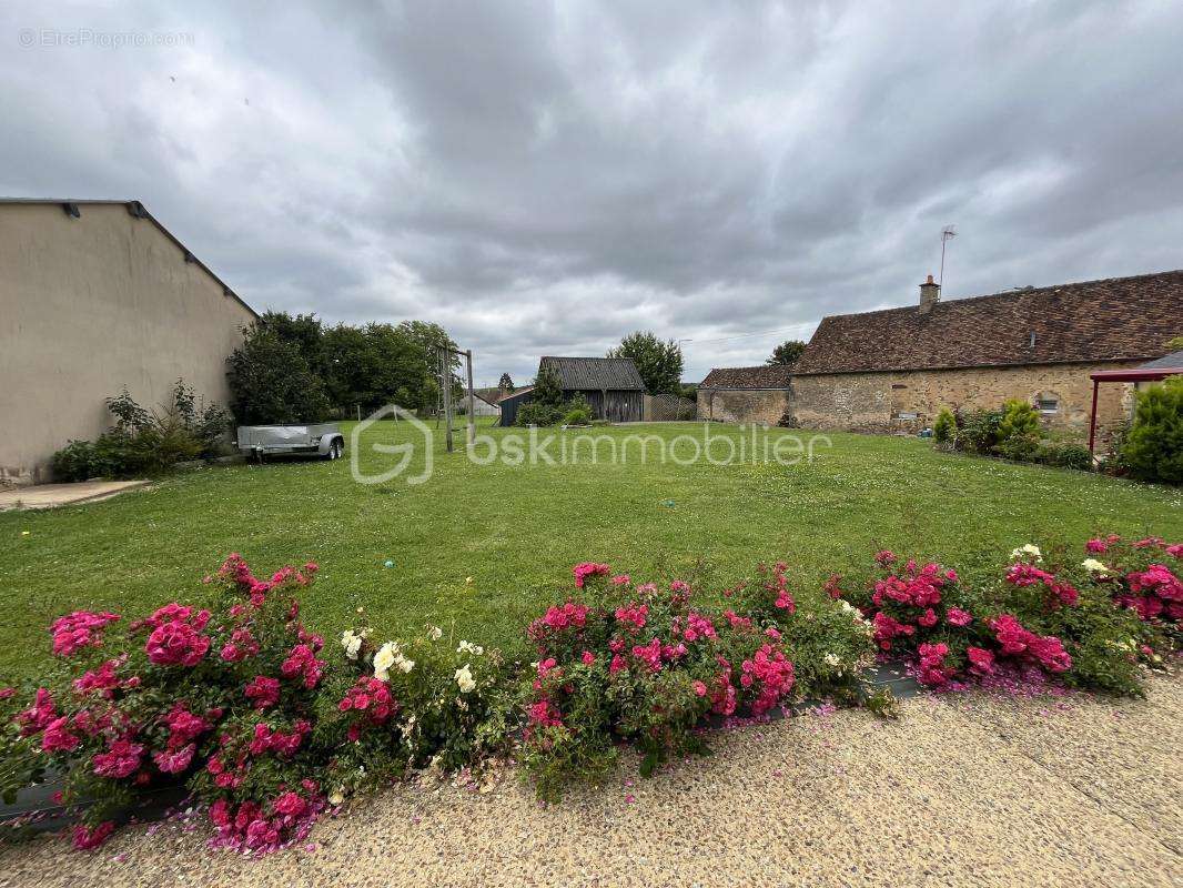 Maison à FRESNAY-SUR-SARTHE