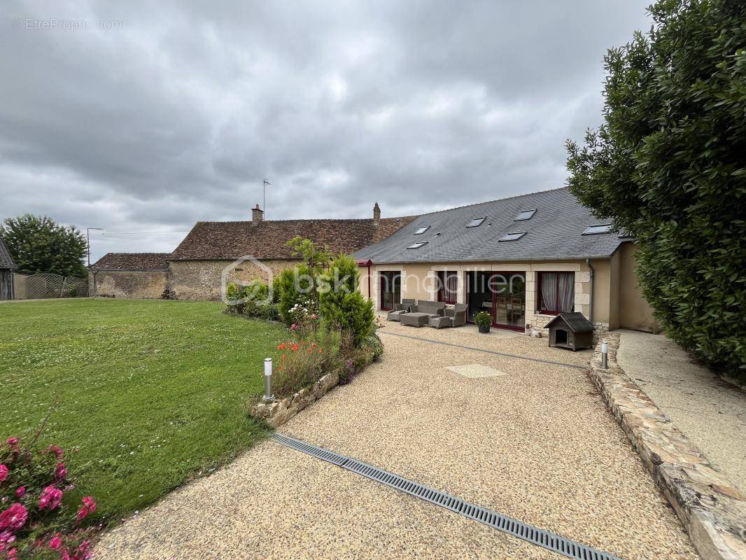 Maison à FRESNAY-SUR-SARTHE