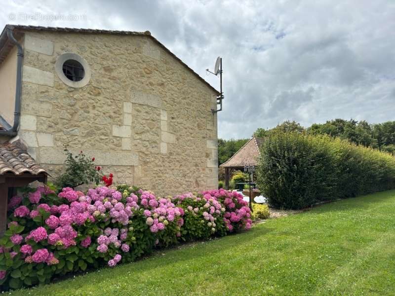 Maison à SAINT-AUBIN-DE-BRANNE