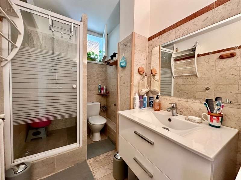 Appartement à MARSEILLE-5E