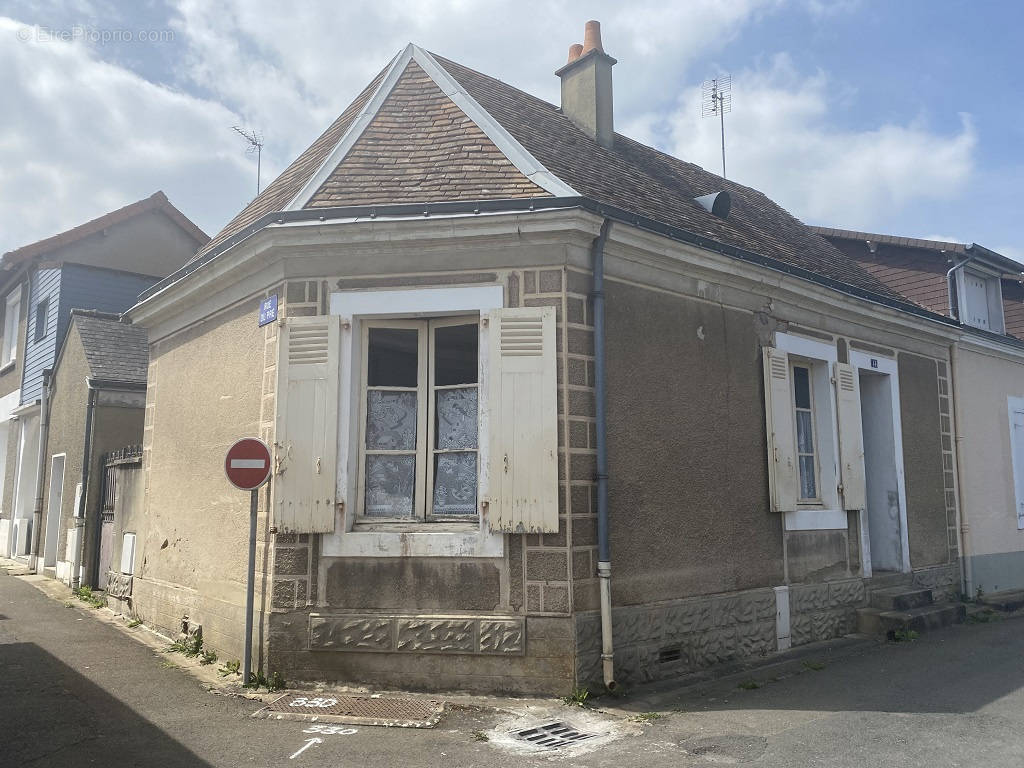 Maison à LA SUZE-SUR-SARTHE