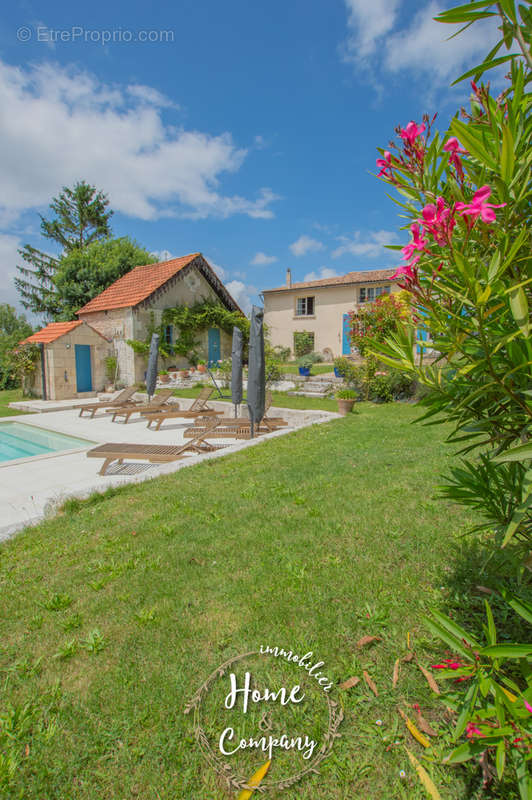 Maison à CHENAC-SAINT-SEURIN-D&#039;UZET