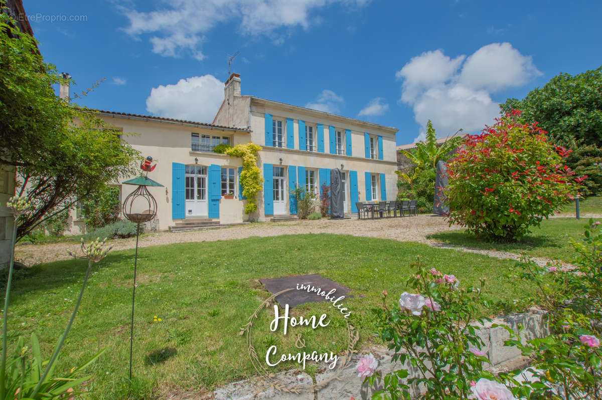 Maison à CHENAC-SAINT-SEURIN-D&#039;UZET