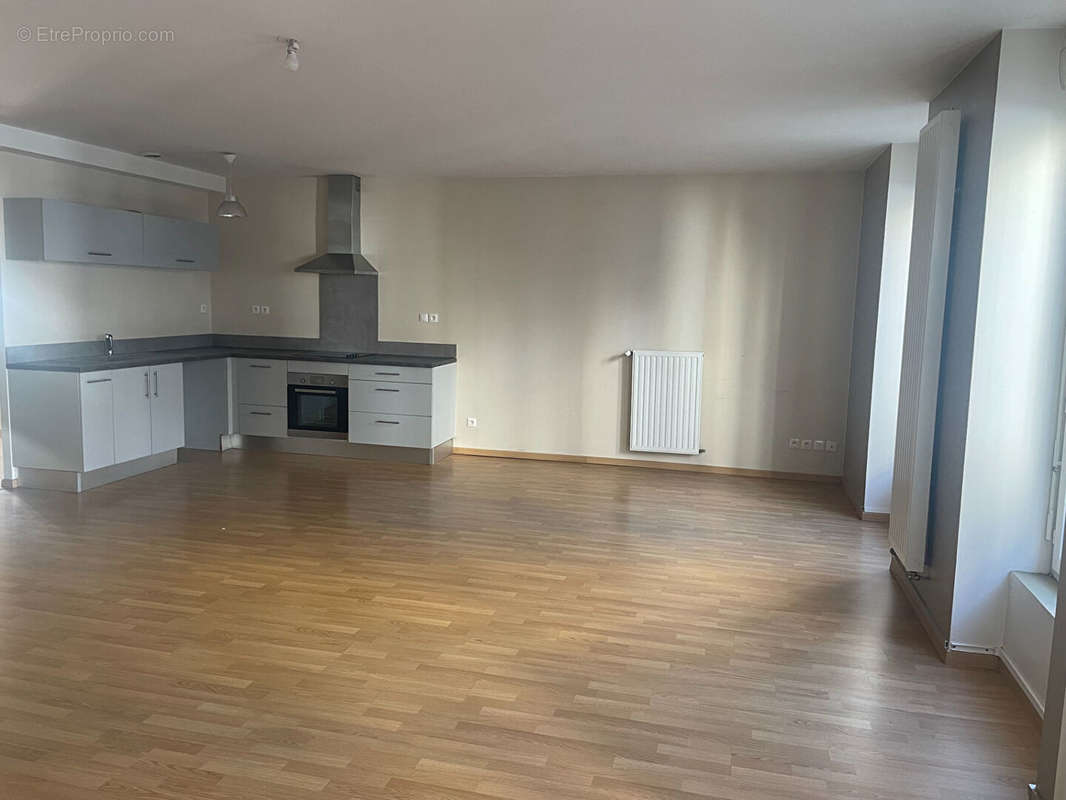 Appartement à SAINT-ETIENNE