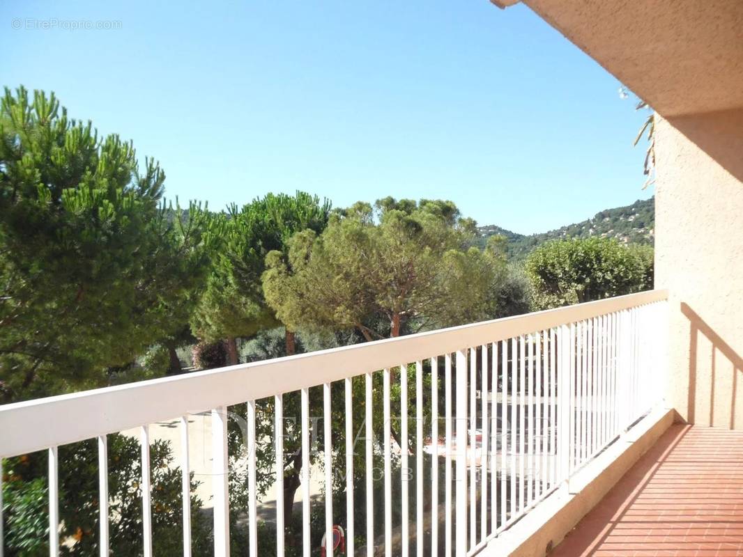 Appartement à LE BAR-SUR-LOUP