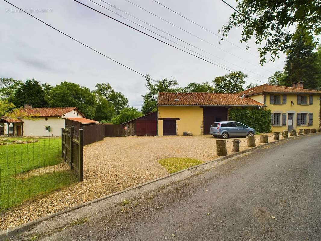 Maison à MAZIERES