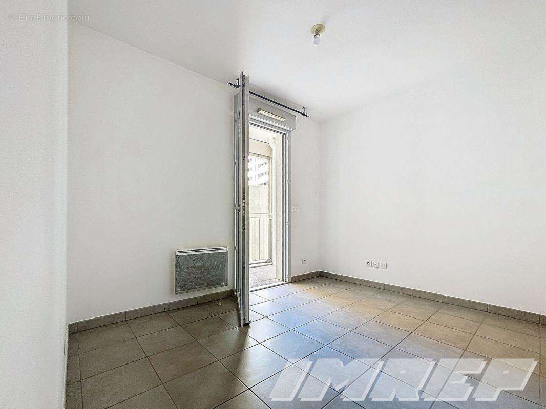 Appartement à MARSEILLE-3E