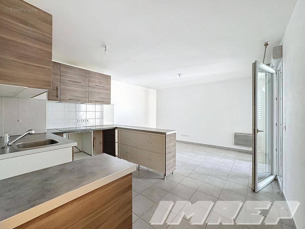 Appartement à MARSEILLE-3E