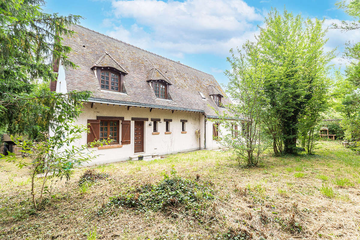 Maison à VERRIERES-LE-BUISSON