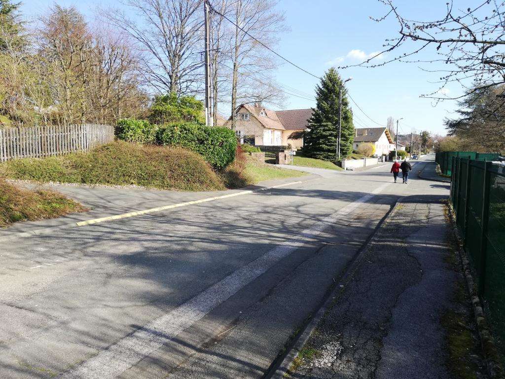 Terrain à BEAUCOURT