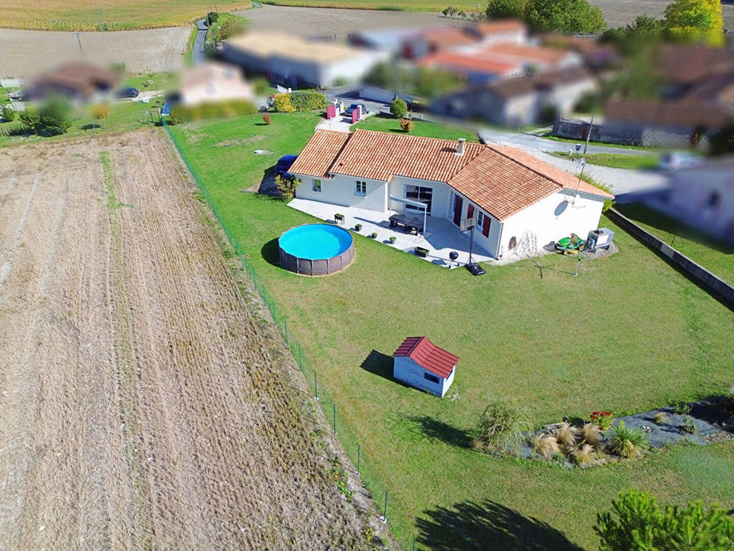 Maison à CHAMPAGNE-VIGNY